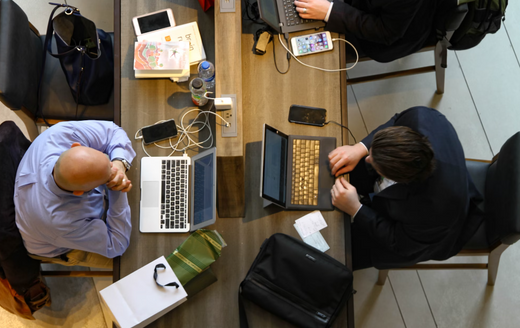 Pourquoi les entreprises devraient investir dans des smartphones reconditionnés ? ♻️